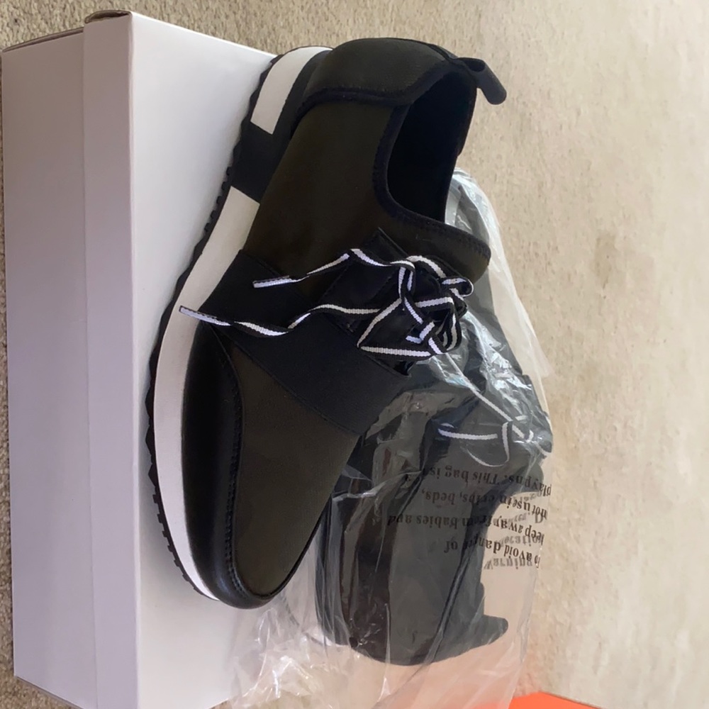 BRAND NEW !!! Steve Madden shoes